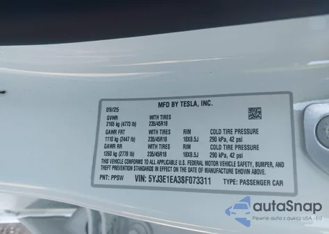 2025 Tesla Model 3 Long Range Rear-Wheel Drive/Standard z USA, uszkodzony, nr VIN 5YJ3E1EA3SF073311